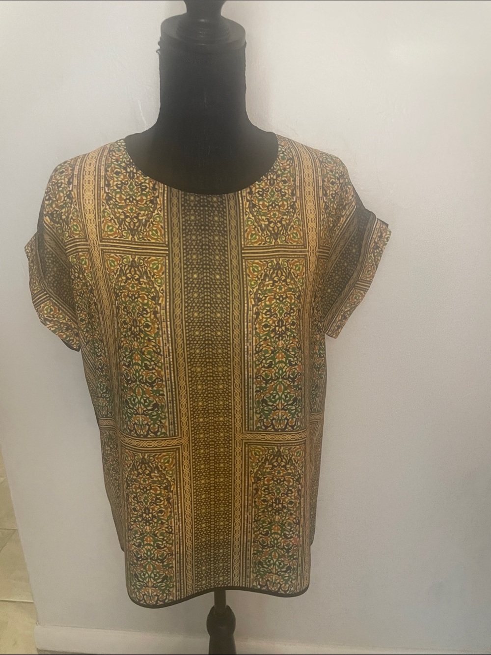 VIDA Multicolor Patterned Midi Blouse with Gold and Green Panels